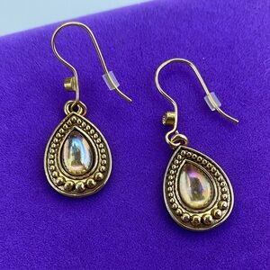💛 Y2K Avon Gold Teardrop Earrings